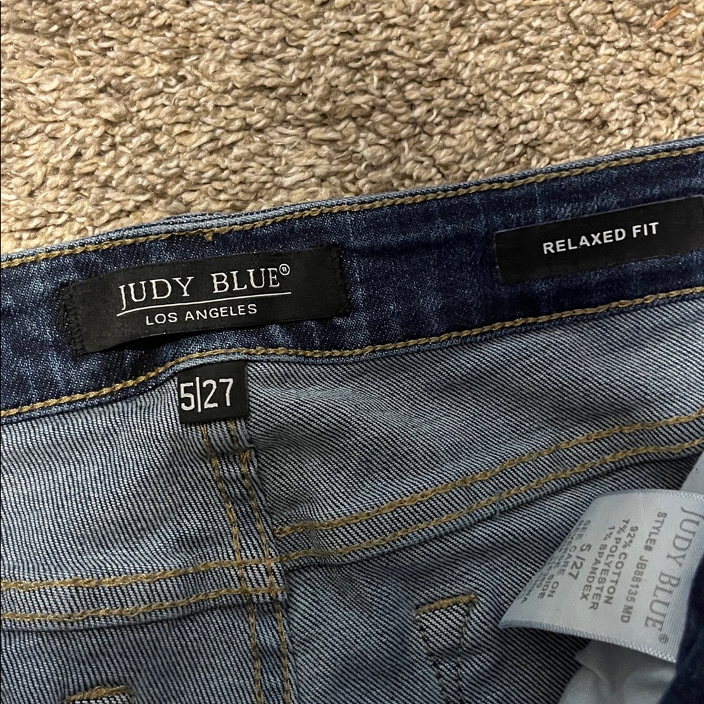 Judy Blue Vintage Relaxed Fit Distressed & Raw Hem Women’s Jeans 5/27 - Picture 5 of 8